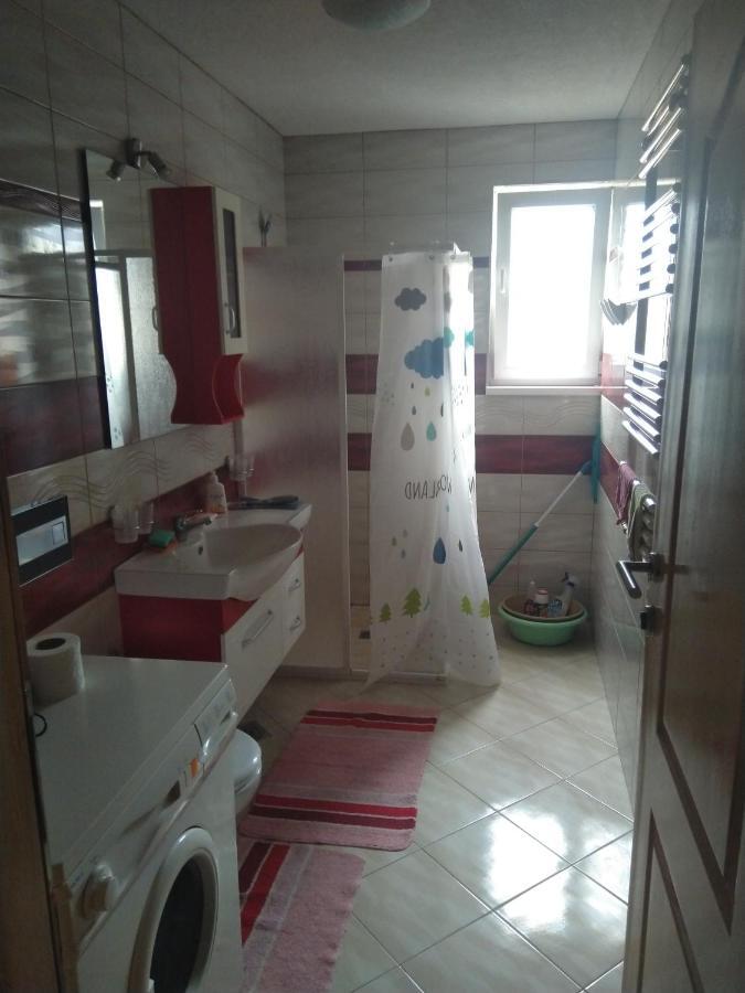 דירות זניקה Apartman Royal מראה חיצוני תמונה